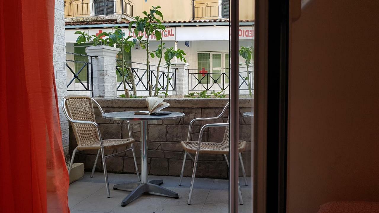 Elisavet Apts Kávos Eksteriør billede